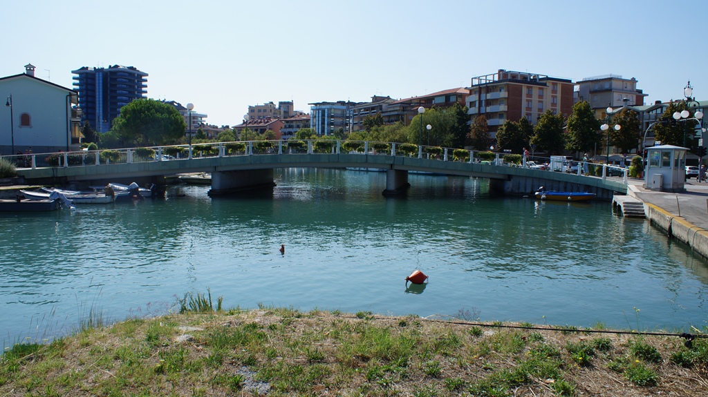 105.jpg